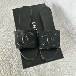 Chanel flat sandals